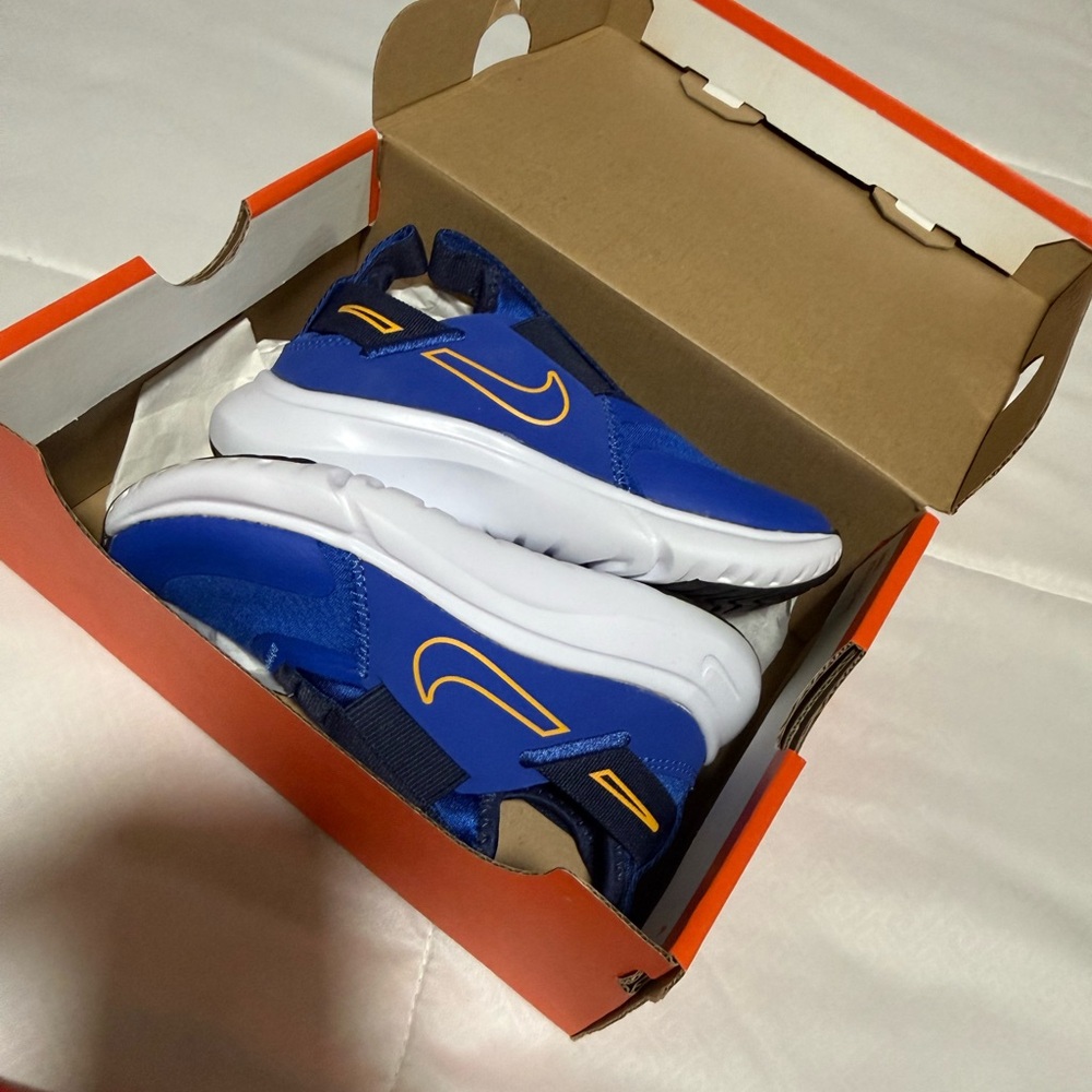 Nike Kids Sneakers in Blue and Yellow